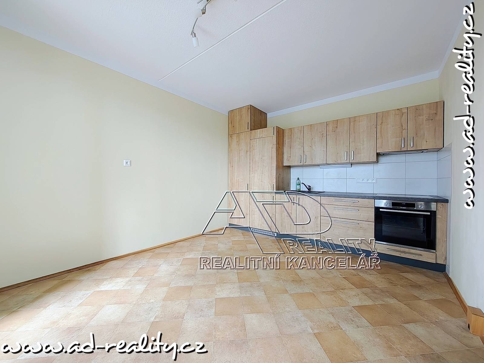 AD-reality, realitní kancelář