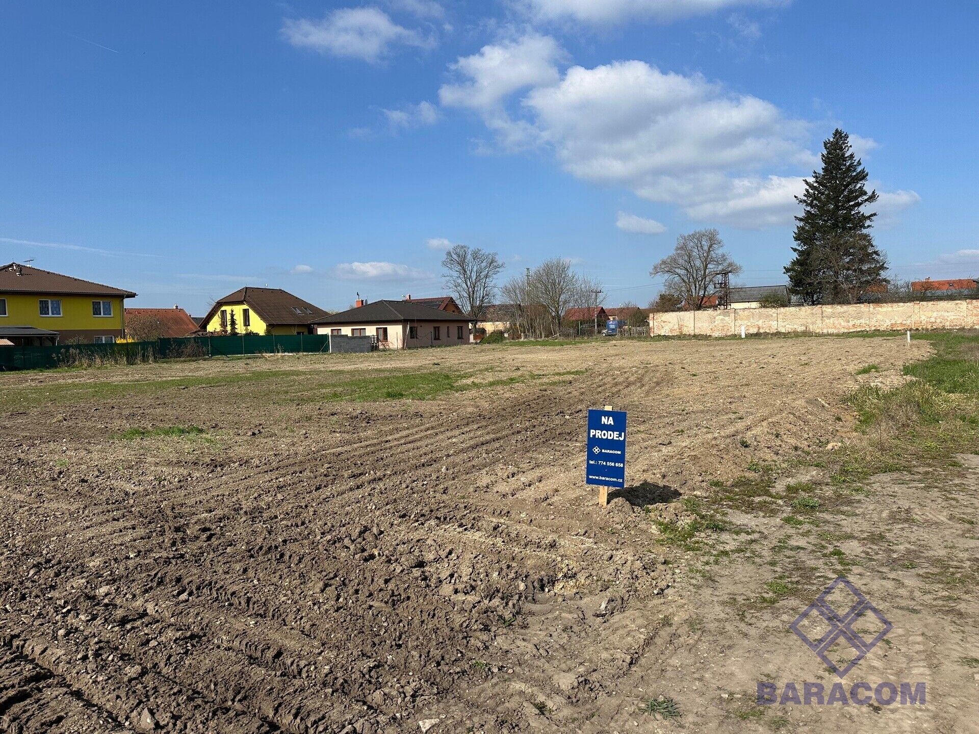 Prodej stavebního pozemku 1023m²