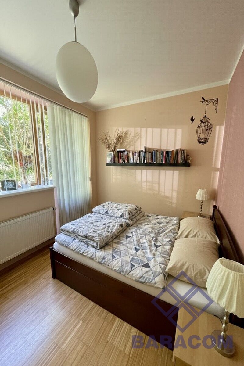 Prostorný byt 3+KK 75m2 s předzahrádkou a parkováním v ceně, Klecany u Prahy