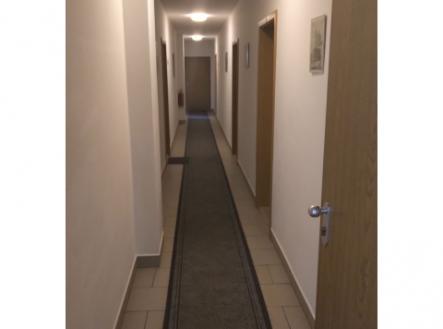 Nový byt 1kk k pronájmu, 20 m2, krásná terasa 10 m2, Černošice, 12 200 Kč včetně popl.