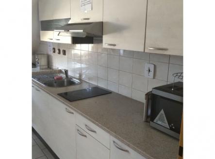 Nový byt 1kk k pronájmu, 20 m2, krásná terasa 10 m2, Černošice, 12 200 Kč včetně popl.