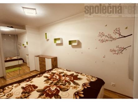 Novostavba 3kk/L, 85 m2 plus lodžie, 30.000,- Kč plus garáž a poplatky