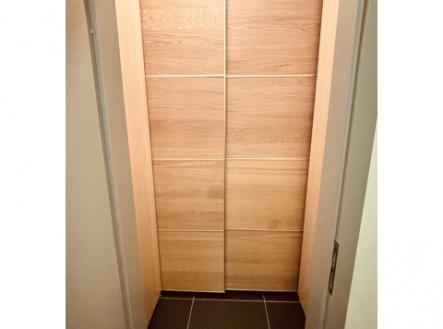 Novostavba 3kk/L, 85 m2 plus lodžie, 30.000,- Kč plus garáž a poplatky