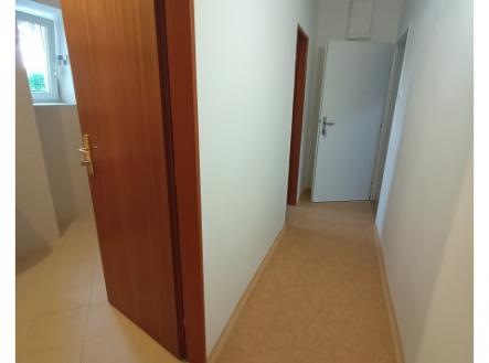 Velmi prostorný byt  k pronájmu 3+1, 80 m2, Černošice, 19 000 Kč plus popl.