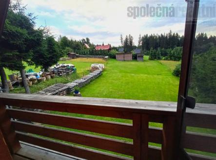 Novostavba na jedinečném místě - polosamota u Hoffmannovy boudy