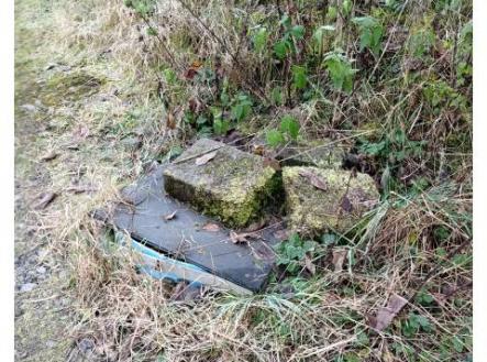 Atraktivní pozemek 1357 m2 k výstavbě RD k prodeji, Hradištko centrum