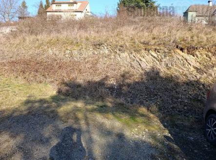 Atraktivní pozemek 1357 m2 k výstavbě RD k prodeji, Hradištko centrum