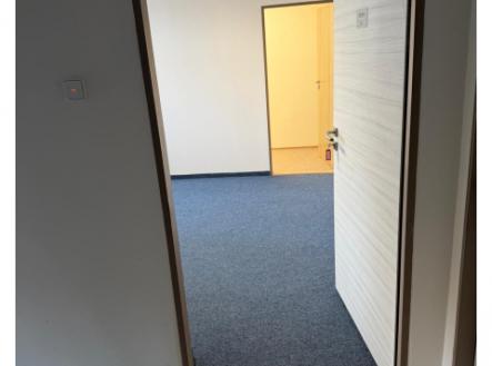 2  kanceláře k pronájmu, Chodovecké náměstí, 6500,- Kč včetně všech poplatků