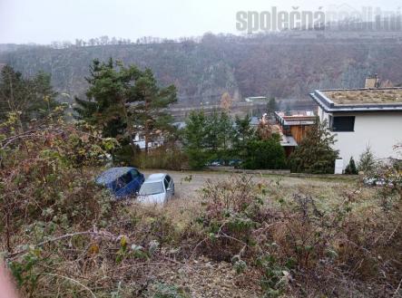 Atraktivní pozemek 1357 m2 k výstavbě RD k prodeji, Hradištko centrum