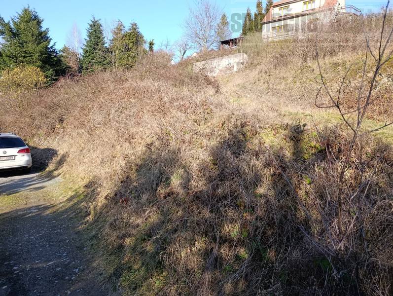 Atraktivní pozemek 587 m2 k výstavbě RD k prodeji, Hradištko centrum