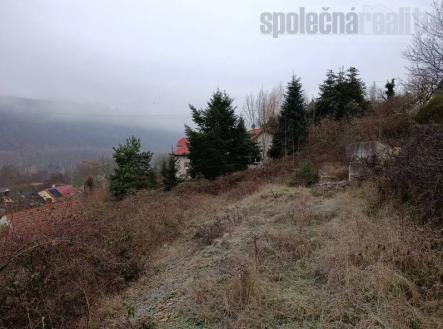 Atraktivní pozemek 587 m2 k výstavbě RD k prodeji, Hradištko centrum