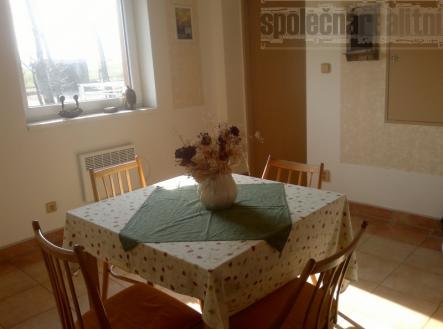 Nový byt 1kk k pronájmu, 20 m2, žel. st. Bojanovice, Praha hl n. 45 min vlakem, 6000 Kč plus popl.