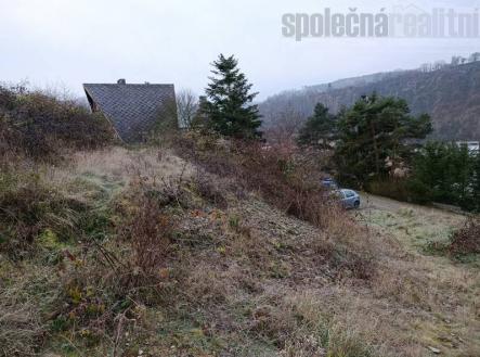 Atraktivní pozemek 1357 m2 k výstavbě 2 RD k prodeji, Hradištko centrum