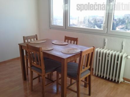 Samostatný pokoj s lodžií v nově zrekonstruovaném bytě 3+1/L k pronájmu