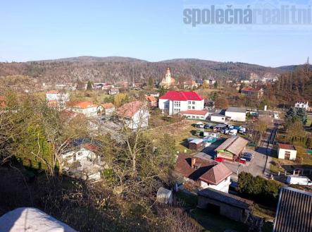 Atraktivní pozemek 1357 m2 k výstavbě 2 RD k prodeji, Hradištko centrum