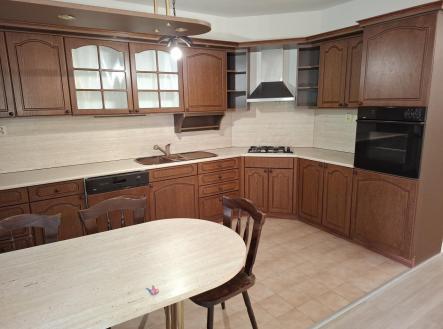 Prodej - dům/vila, 210 m²