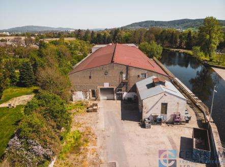 Pronájem - výrobní prostor, 2 600 m² obrázek