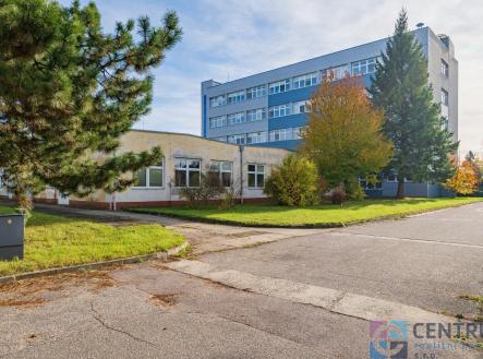 Pronájem výrobní prostor, 1 426 m² obrázek