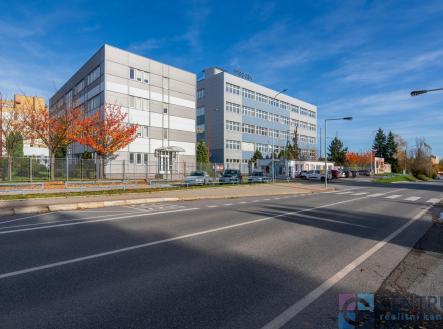 Pronájem komerčního objektu, administrativní budova, 1 684 m²