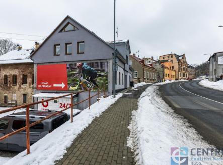 Pronájem obchodní prostor, 323 m²