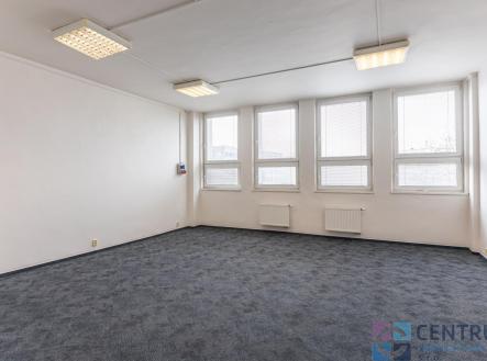 Pronájem kanceláře, 136 m²