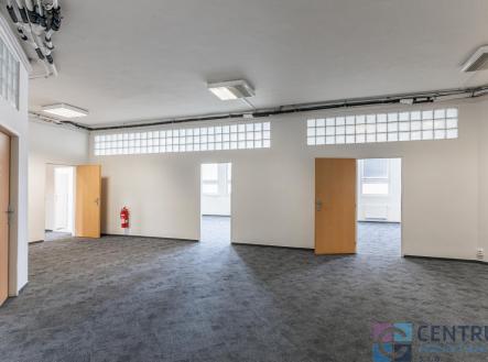 Pronájem kanceláře, 136 m²