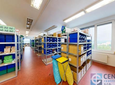 Pronájem kanceláře, 390 m²