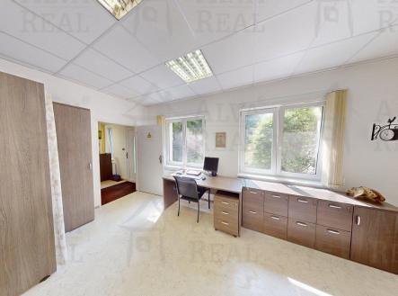 Pronájem obchodní prostor, 145 m²