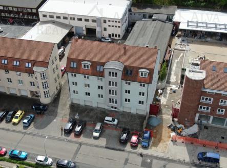 Prodej komerčního objektu, jiný, 1 241 m² obrázek