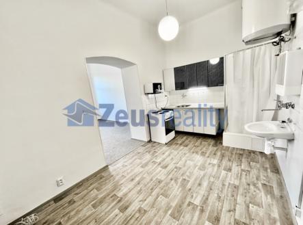 Pronájem bytu, 1+kk, 33 m²