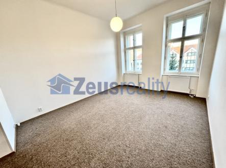 Pronájem bytu, 1+kk, 33 m² obrázek