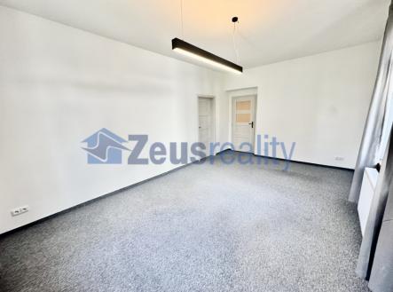 Pronájem obchodní prostor, 120 m²