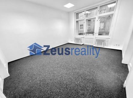 Pronájem kanceláře, 43 m²
