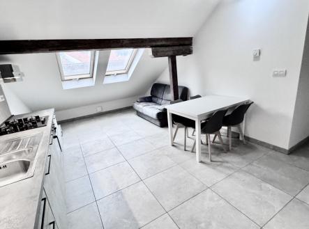 Pronájem bytu, 3+kk, 61 m²