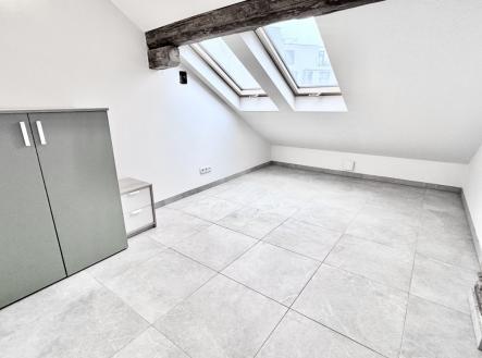 Pronájem bytu, 3+kk, 61 m²