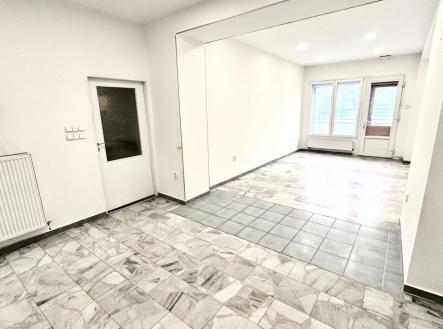 Pronájem kanceláře, 75 m²