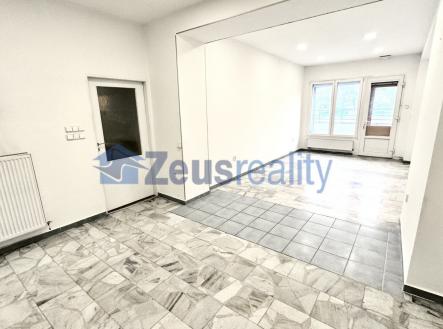 Pronájem kanceláře, 75 m²