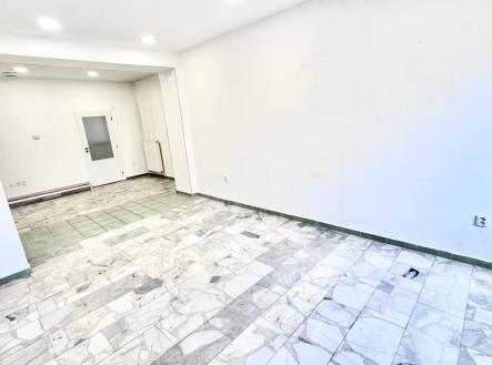 Pronájem obchodní prostor, 75 m²