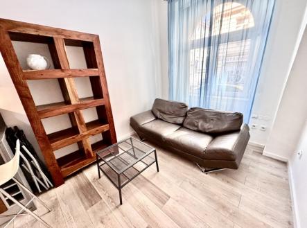 Pronájem obchodní prostor, 50 m²