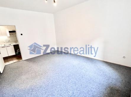 Pronájem bytu, 1+kk, 28 m²