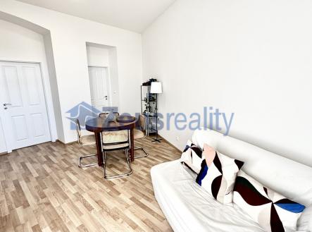 Pronájem bytu, 2+1, 58 m²