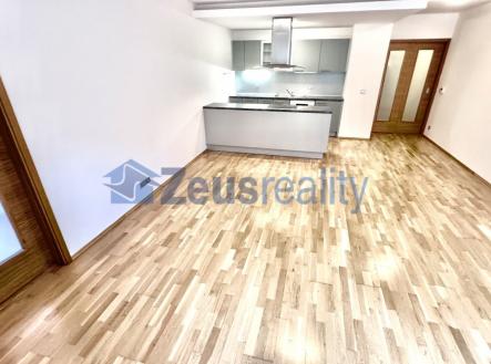 Pronájem bytu, 3+kk, 85 m²