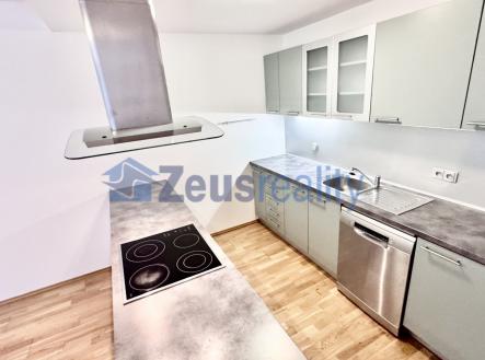 Pronájem bytu, 2+1, 85 m²