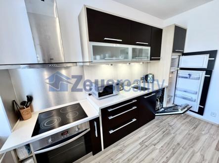 Pronájem bytu, 2+kk, 64 m²