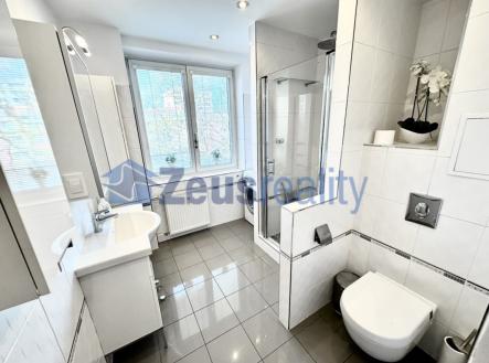 Pronájem bytu, 2+kk, 64 m²