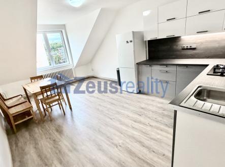 Pronájem bytu, 3+1, 100 m²
