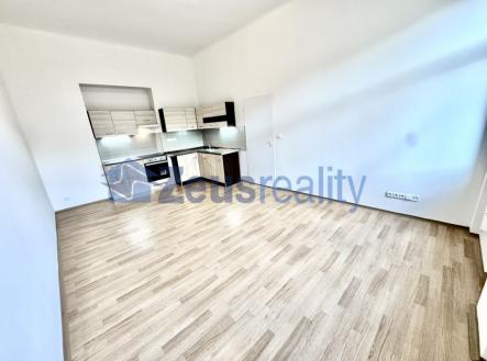 Pronájem bytu, 1+1, 35 m²
