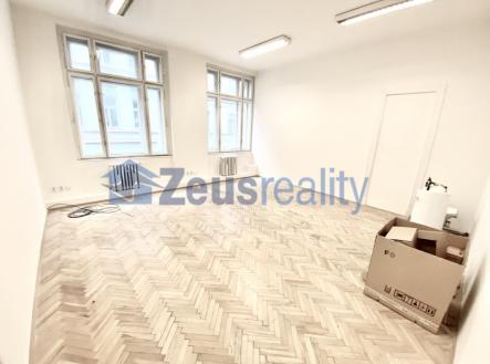 Pronájem kanceláře, 27 m²