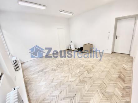 Pronájem kanceláře, 27 m²