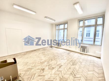 Pronájem kanceláře, 27 m²